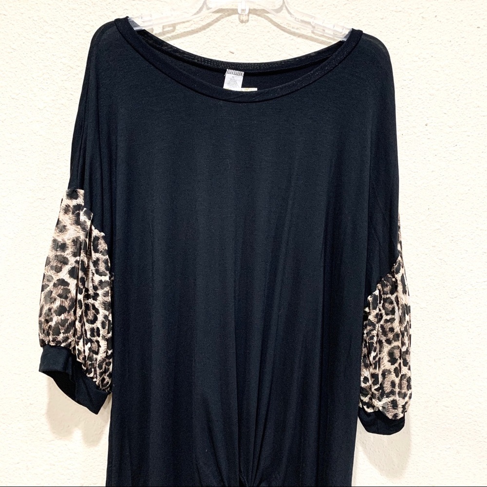 Plus Size Tie-Front Animal Print Sleeve (NWT) Soft - Picture 8 of 8